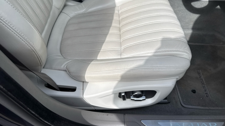 Jaguar XF 2.0i [300] Portfolio 5dr Auto AWD Petrol Estate